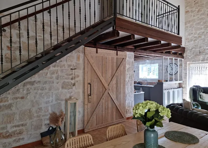 Βίλα Leia, Luxury For 6 People With Pool