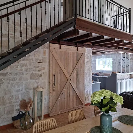 Villa Leia, Luxury For 6 People With Pool