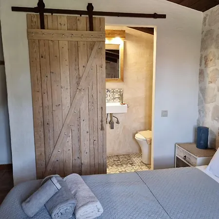 Leia, Luxury For 6 People With Pool *