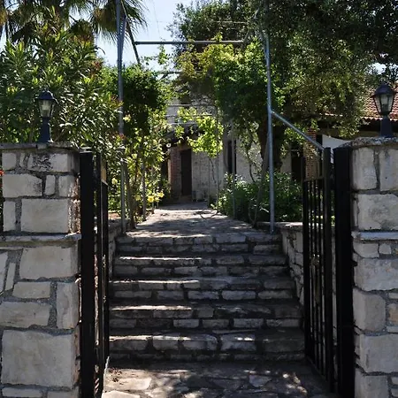 Leia, Luxury For 6 People With Pool Villa *